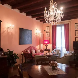 Apartment Broletto 26